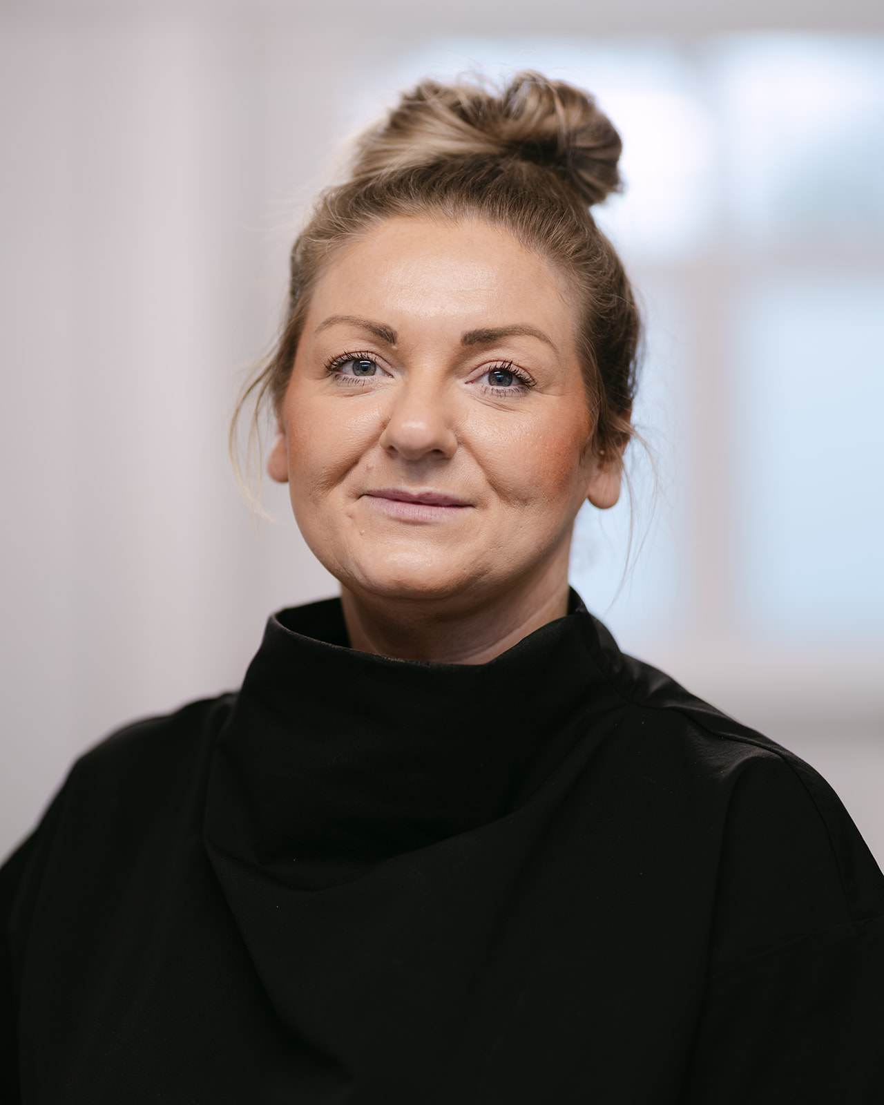 R Redmond - Assistant Headteacher - DSL/PHSE